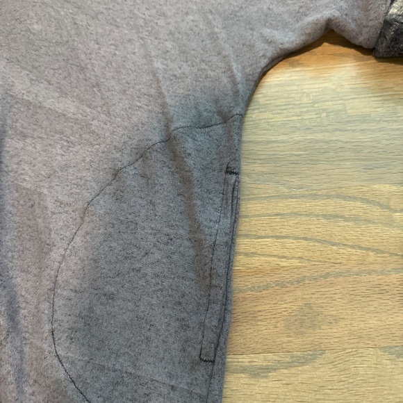 NWT  gray/black fur collar and cuff poncho jacket - size S/M - Picture 4 of 6